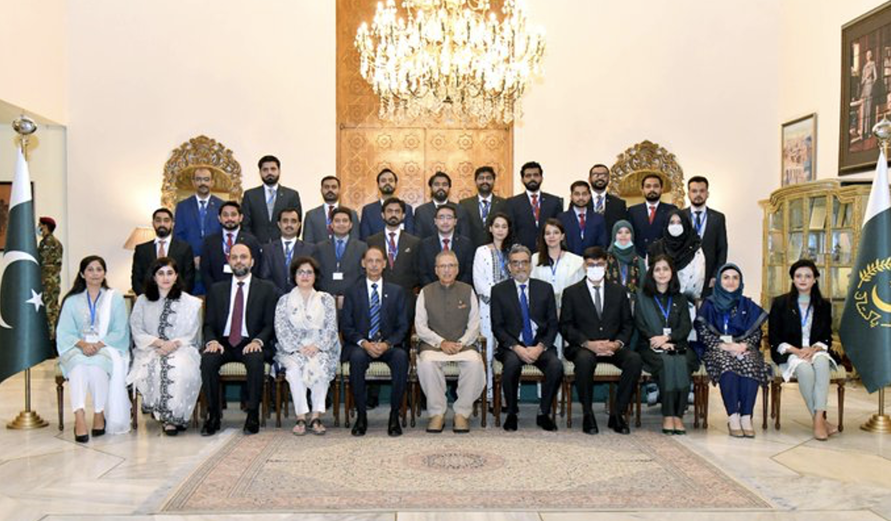 President of Pakistan H.E. Mr. Arif Alvi Met Newly Appointed Civil Servants  of SAI Pakistan | U-INTOSAI